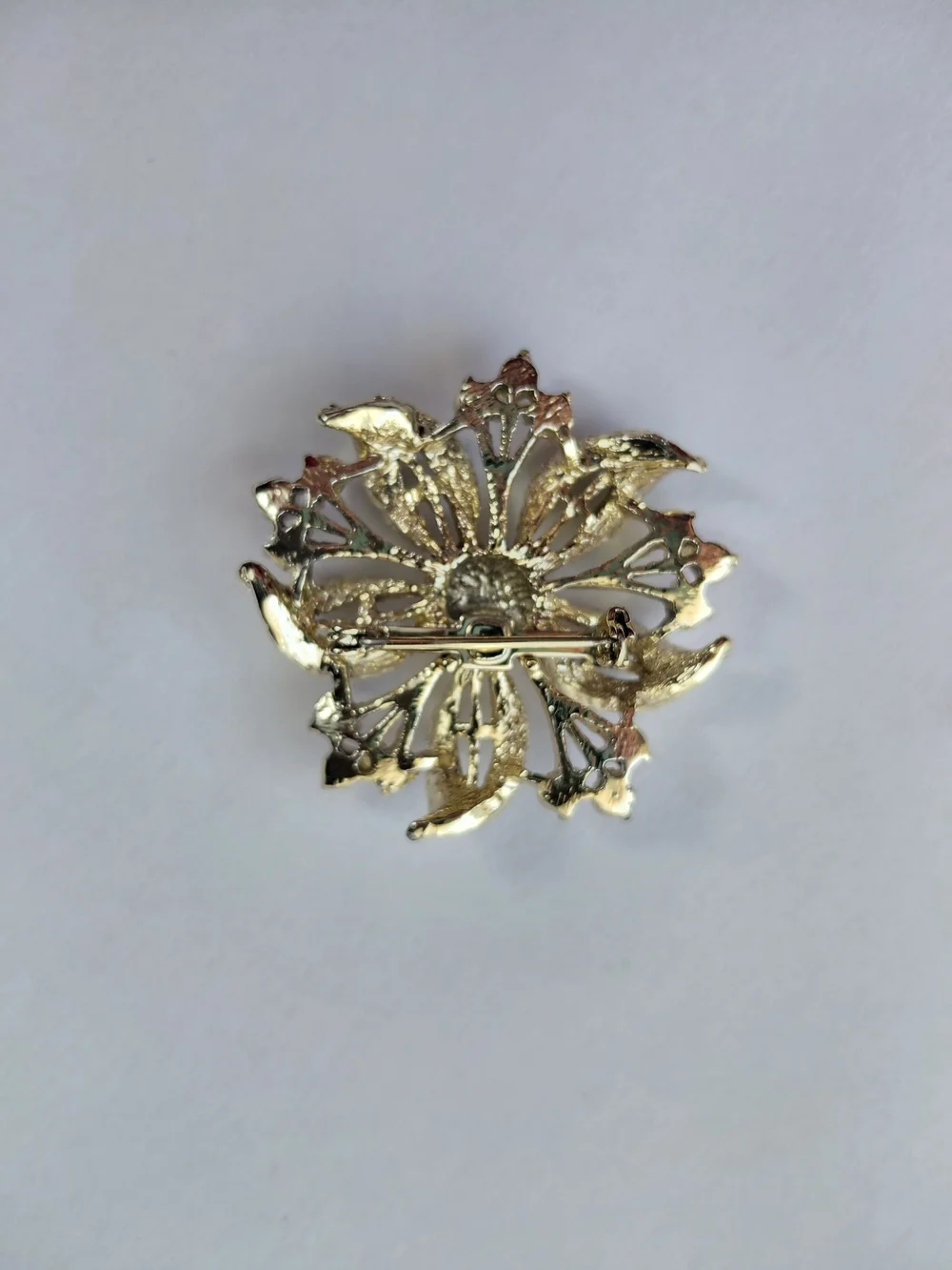 Vintage Flower Starburst with Pink Crystals Gold Tone Brooch Pin